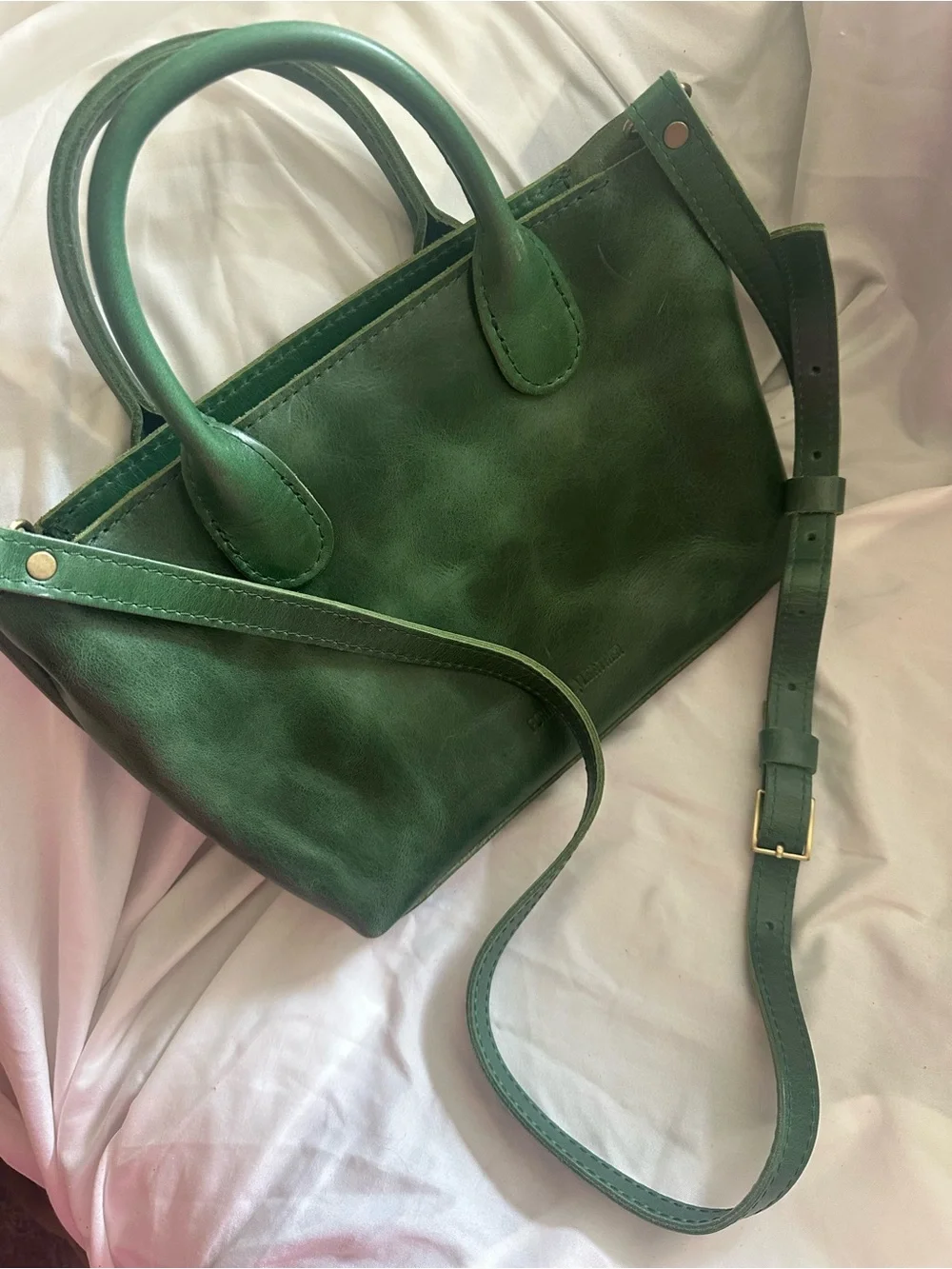 NEW Portland Leather large Raindrop Crossbody. - Picture 6 of 7